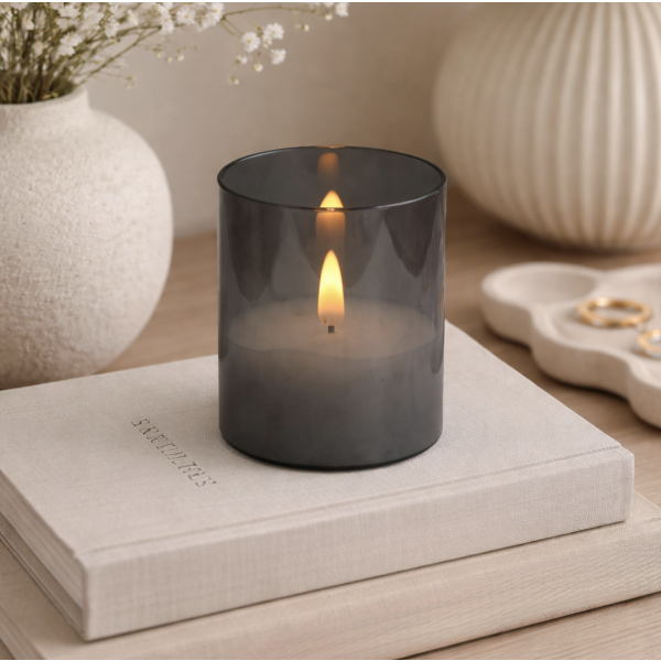 Vela recipiente de vidrio 7.5*7.5*10 1406 negra 